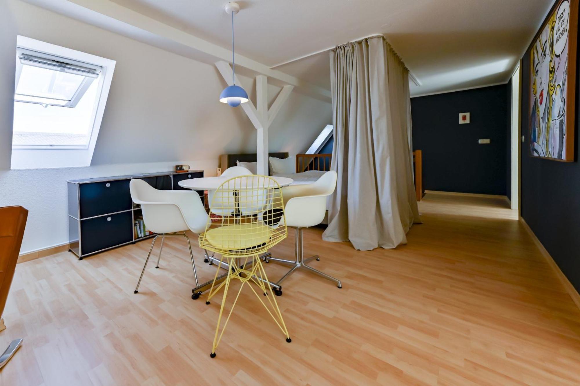 Premium Quartier Clara , Karl Und Fritz Auf Dem Kassberg Mit Eigenem Stellplatz Apartment Кемниц Стая снимка