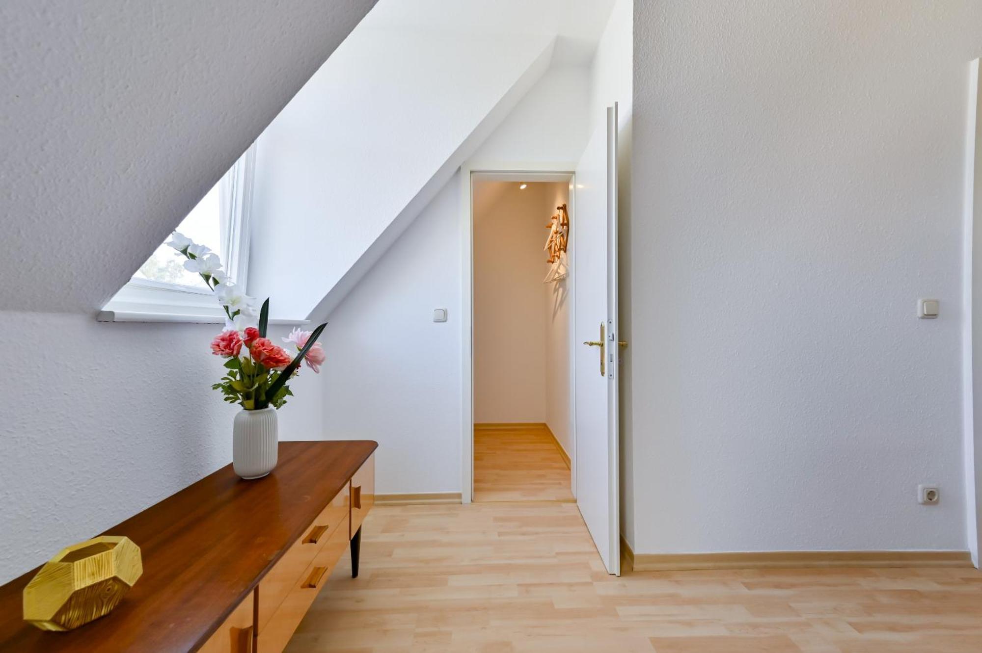 Premium Quartier Clara , Karl Und Fritz Auf Dem Kassberg Mit Eigenem Stellplatz Apartment Кемниц Стая снимка